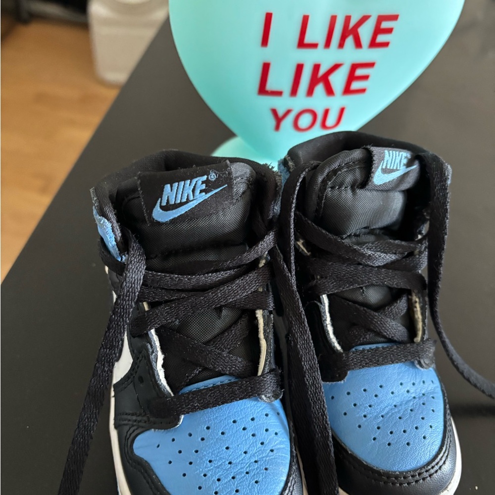 Nike Kids' Black and Blue Sneakers